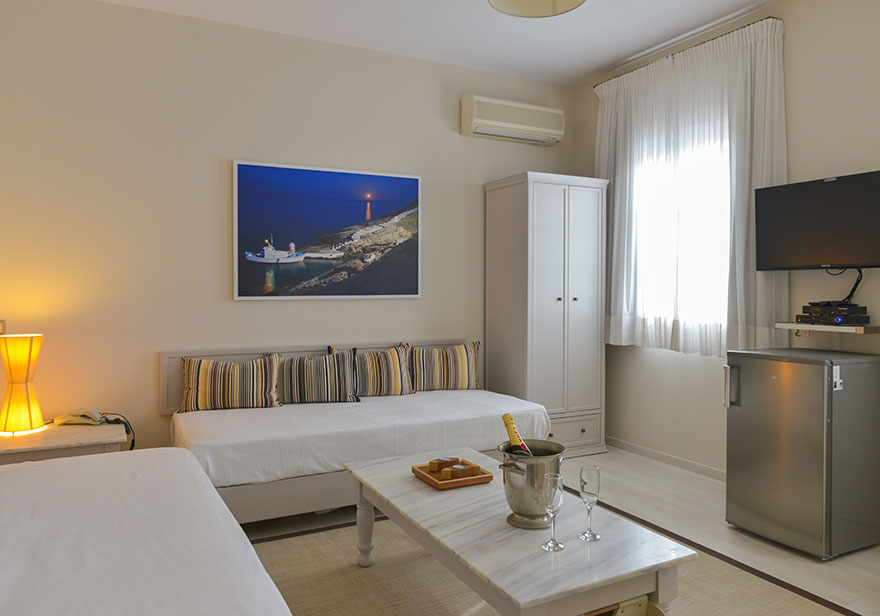 Classic suites at hotel Petali Village in Sifnos